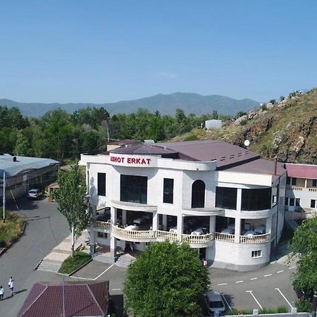 Hotel Ashot Erkat Севан Екстериор снимка