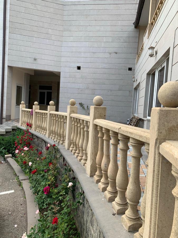 Hotel Ashot Erkat Севан Екстериор снимка