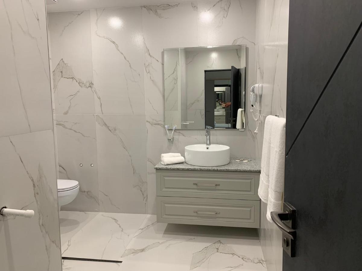 Hotel Ashot Erkat Севан Екстериор снимка