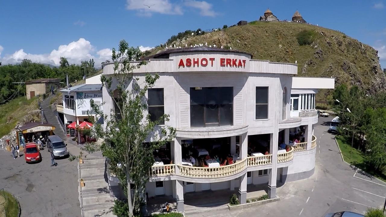 Hotel Ashot Erkat Севан Екстериор снимка