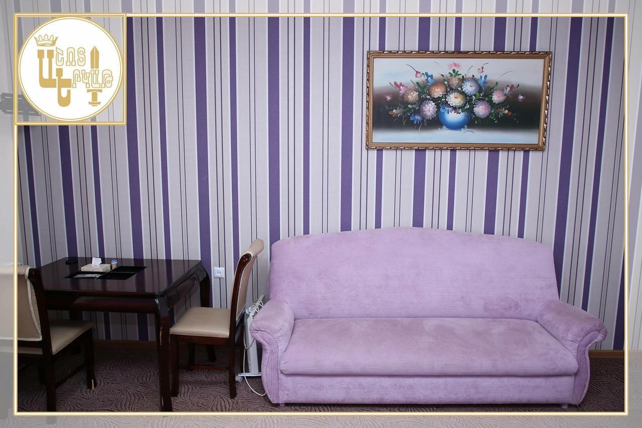 Hotel Ashot Erkat Севан Екстериор снимка
