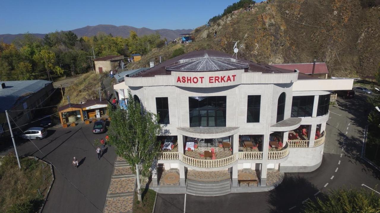 Hotel Ashot Erkat Севан Екстериор снимка